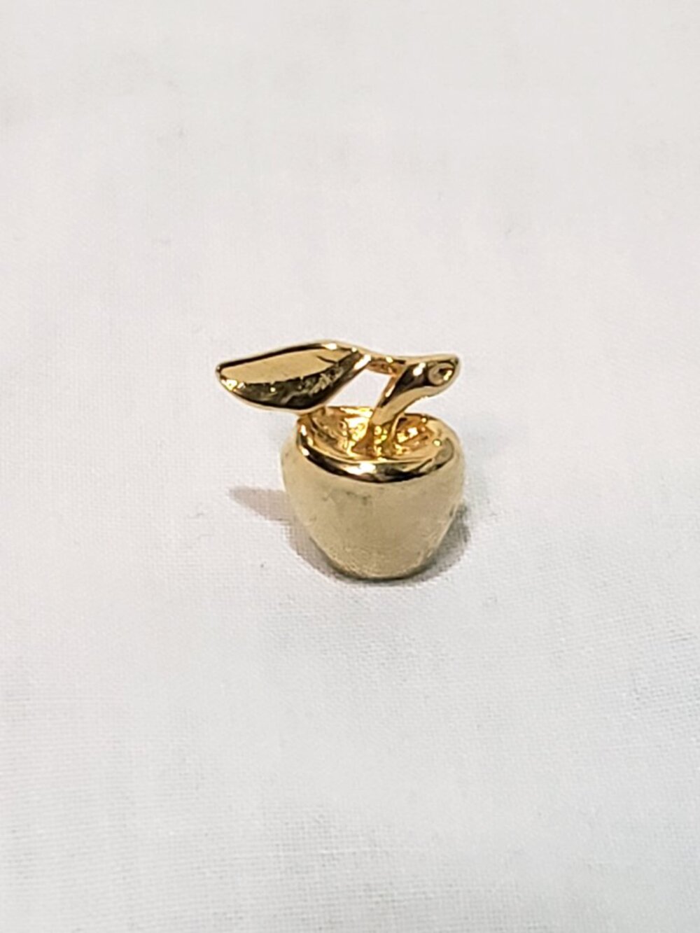 Golden Apple Fruit Gold tone Small Tie Tack Lapel Pin Brooch 1/2" Metal